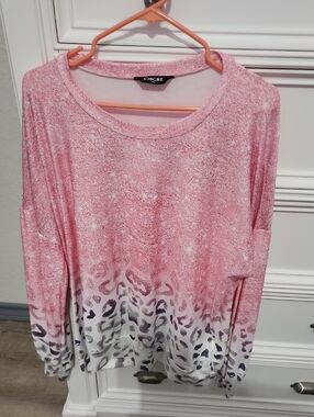 chic Pink Ombre Leopard-Print Long Sleeve Pullover